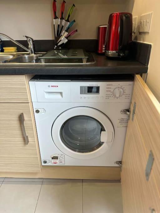 Cute Apartment Next To Colindale Station Edgware ภายนอก รูปภาพ