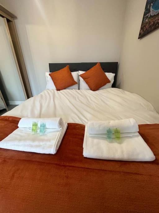 Cute Apartment Next To Colindale Station Edgware ภายนอก รูปภาพ